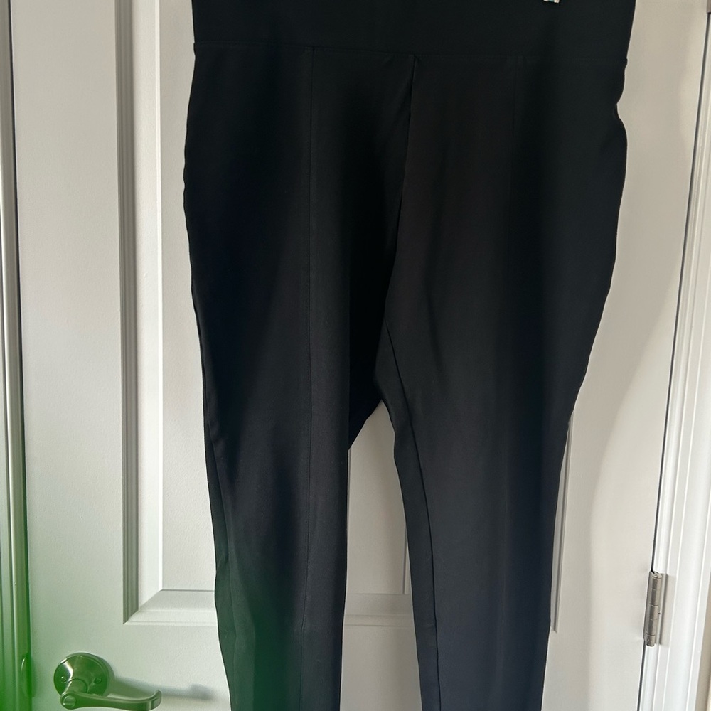Black Stretch Legging with Clean Stitching